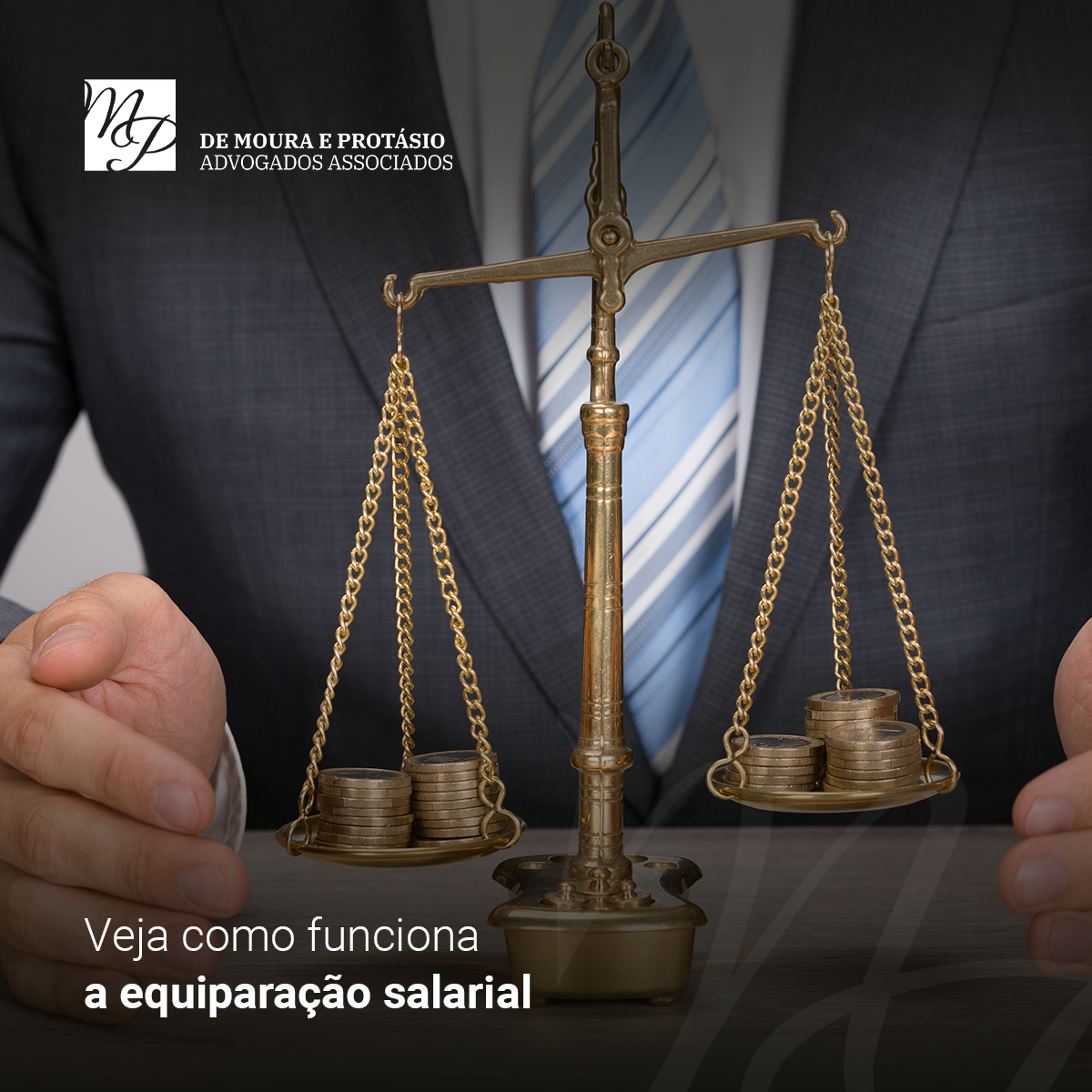 Balança representando a equiparação salarial